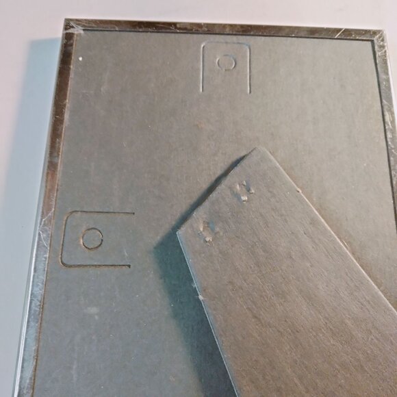 Silver Toned Photo Frame 5x7 Intercraft Tabletop Wall Mount - Picture 8 of 8